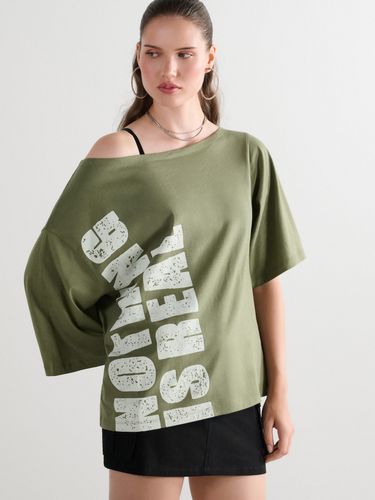 Cropp - Camiseta estampada - oliva - Cropp - Modalova