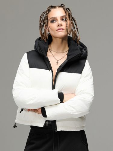 Chaqueta puffer acolchada con capucha - Cropp - Modalova