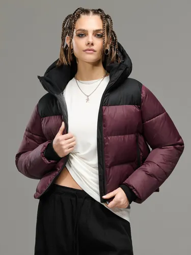 Chaqueta puffer acolchada con capucha - Cropp - Modalova