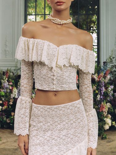 Lace blouse with open shoulders and flounces at the neckline - Lichi - Modalova