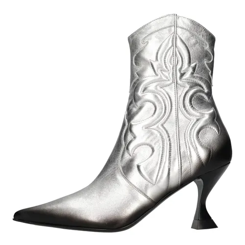 Shoes > Boots > Heeled Boots - - Strategia - Modalova