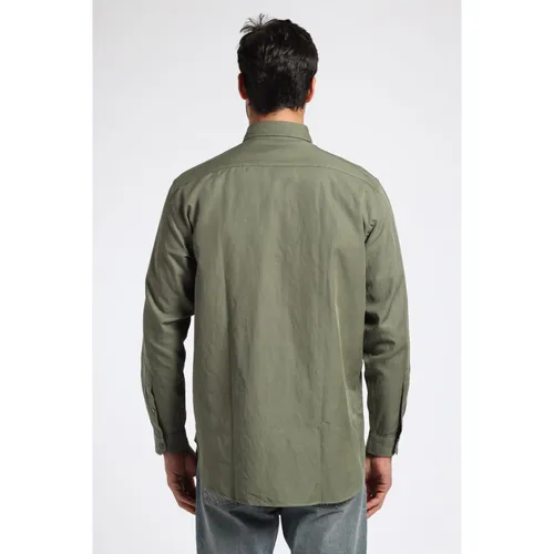 Regular Shirt with Pocket - Closed - Modalova