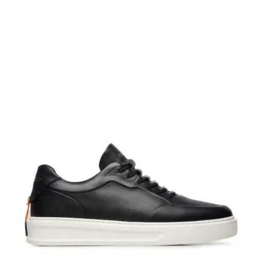 Modern Slip-On Sneaker in Black - Barracuda - Modalova