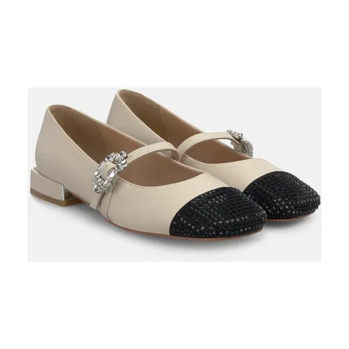 Flat shoe rhinestone toe cap - Alma EN Pena - Modalova