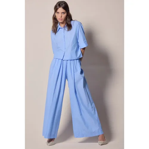 Chic Two-Piece Set with Wide Legs - Kocca - Modalova