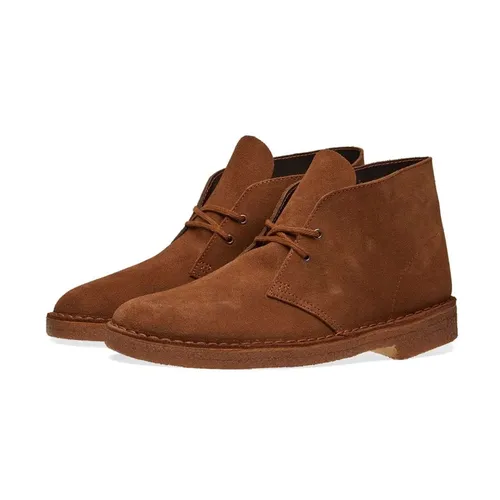 Desert Boot in Cola Suede - Clarks - Modalova