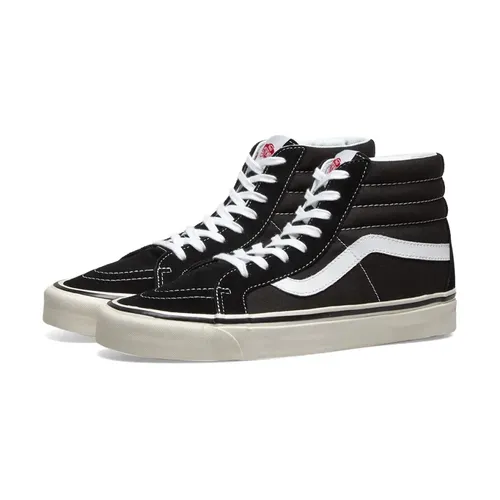 Sk8-Hi 38 DX Black & True White - Vans - Modalova
