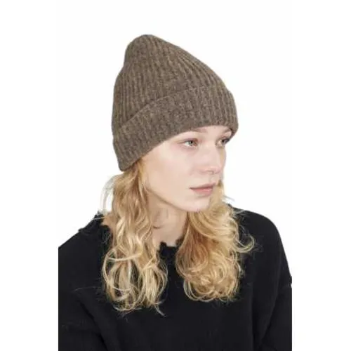 Yak Beanie - ISABEL BENENATO - Modalova