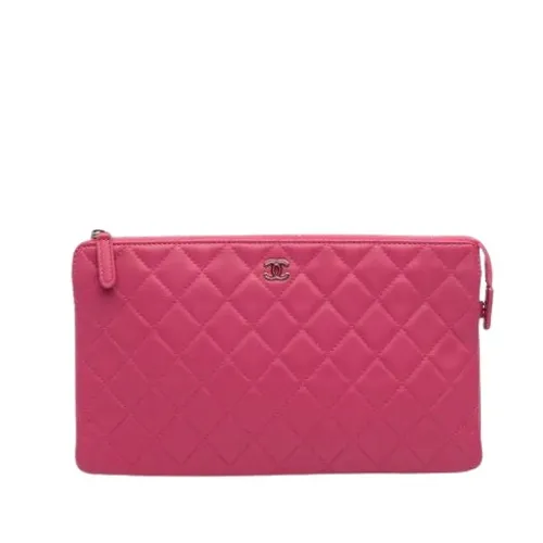Pre-owned Quilted Caviar Clutch - Chanel Vintage - Modalova
