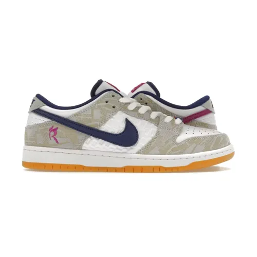 SB Dunk Low Rayssa Leal Skate Shoes - Nike - Modalova