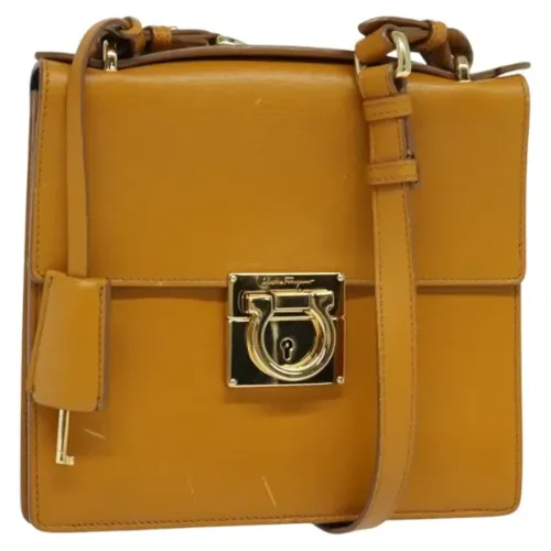 Pre-owned Leather shoulder-bags - Salvatore Ferragamo Pre-owned - Modalova