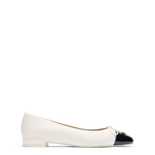 Sleek BOW Flat - Stuart Weitzman - Modalova