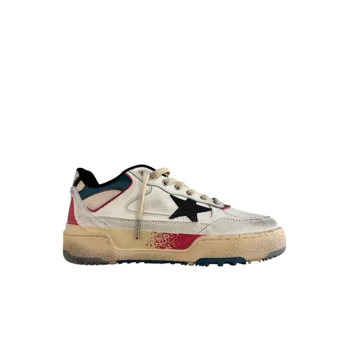 Star Patch Leather Sneakers - Golden Goose - Modalova