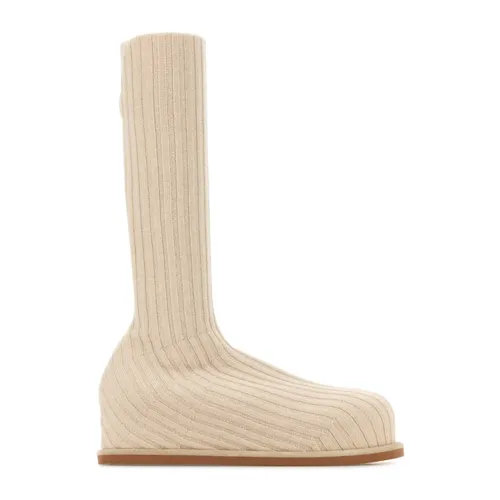 Veneda Stretch Flatform Boot - Amina Muaddi - Modalova