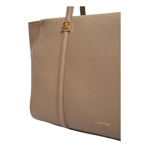 Emblem Hw Pebble Tote - Calvin Klein - Modalova