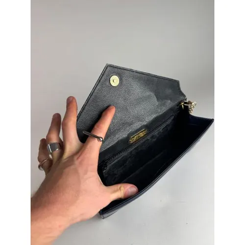 Pre-owned Leather Clutch - Givenchy Pre-owned - Modalova