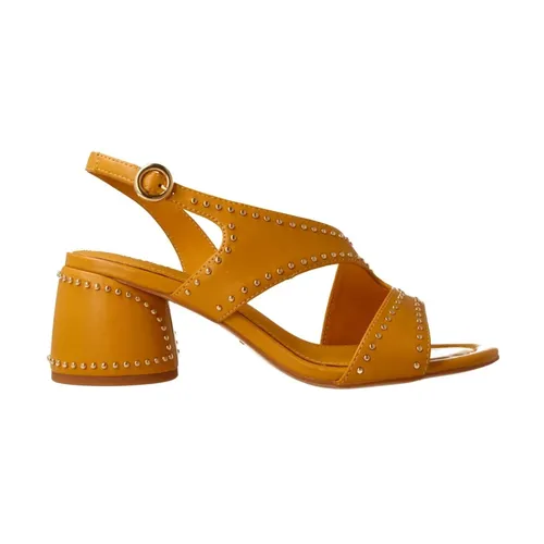 Yellow leather sandals with golden studs - Bruno Premi - Modalova