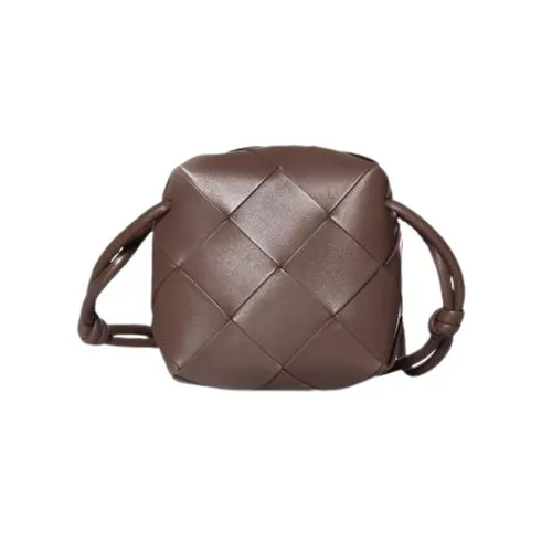 Leather shoulder-bags - Bottega Veneta - Modalova