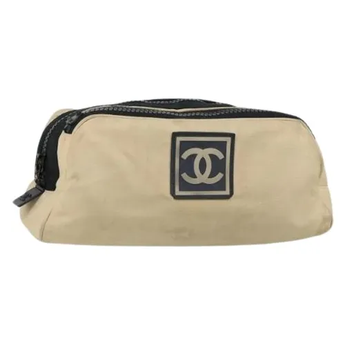 Pre-owned Nylon Clutch - Chanel Vintage - Modalova