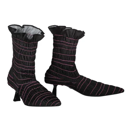 Fabric ankle boots - Amy Crookes - Modalova