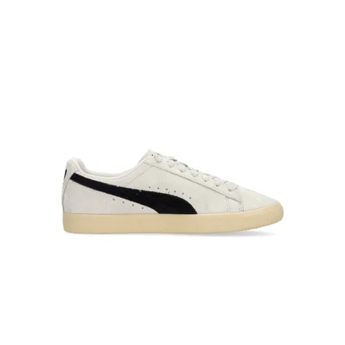 Clyde Hairy Suede Low Shoe Grey - Puma - Modalova