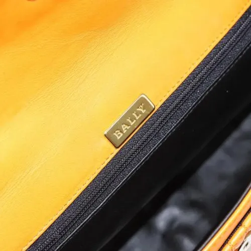 Pre-owned Leather Shoulder Bag - Bally Pre-owned - Modalova