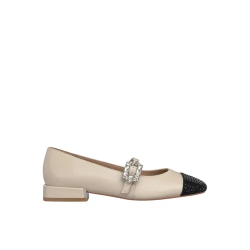 Flat shoe rhinestone toe cap - Alma EN Pena - Modalova