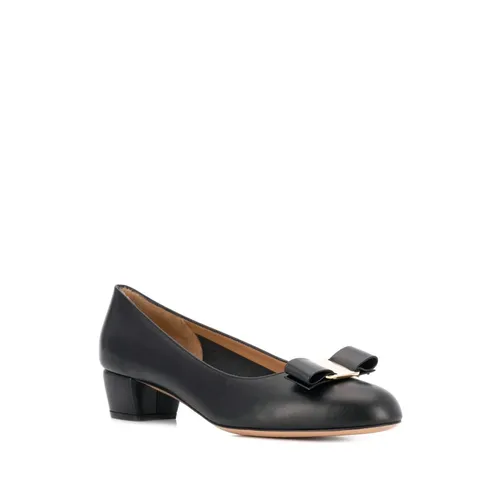 Vara Bow Pump - Ferragamo - Modalova
