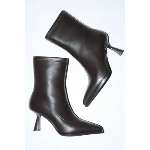 Funnel Heel Ankle Boots - Estro - Modalova
