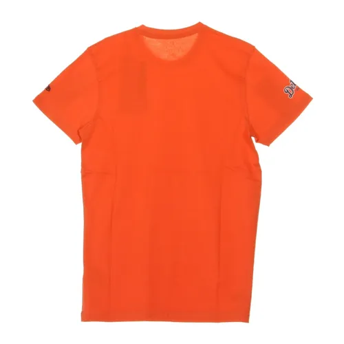 Team Emblem Tee in Orange - New Era - Modalova