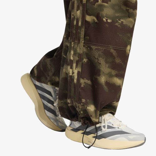 Pantaloni adidas Camo Pants L - adidas Originals - Modalova