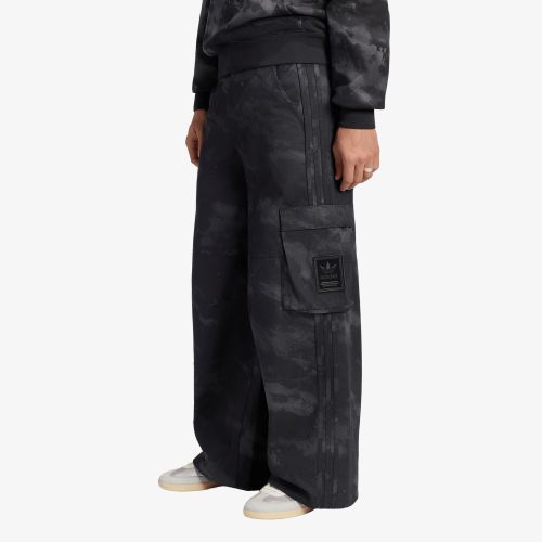 Pantaloni adidas Camo Pants Black L - adidas Originals - Modalova