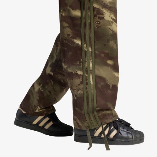 Pantaloni adidas Cargo Pant Oversized / L - adidas Originals - Modalova