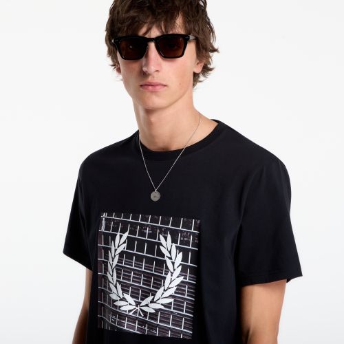 Maglietta Laurel Wreath Graphic Tshirt L - FRED PERRY - Modalova