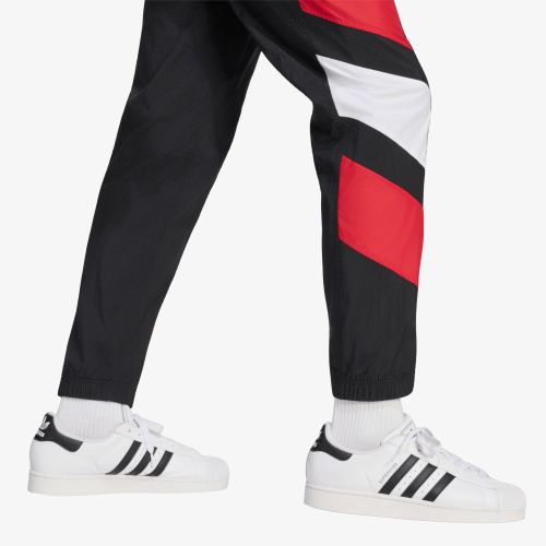 Pantaloni da ginnastica adidas Manchester United EQT Track Pants M - adidas Performance - Modalova