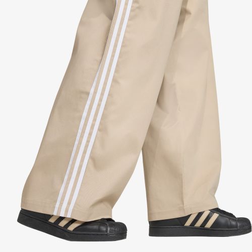 Pantaloni adidas Adicolor SST Cotton Twill Pants L - adidas Originals - Modalova