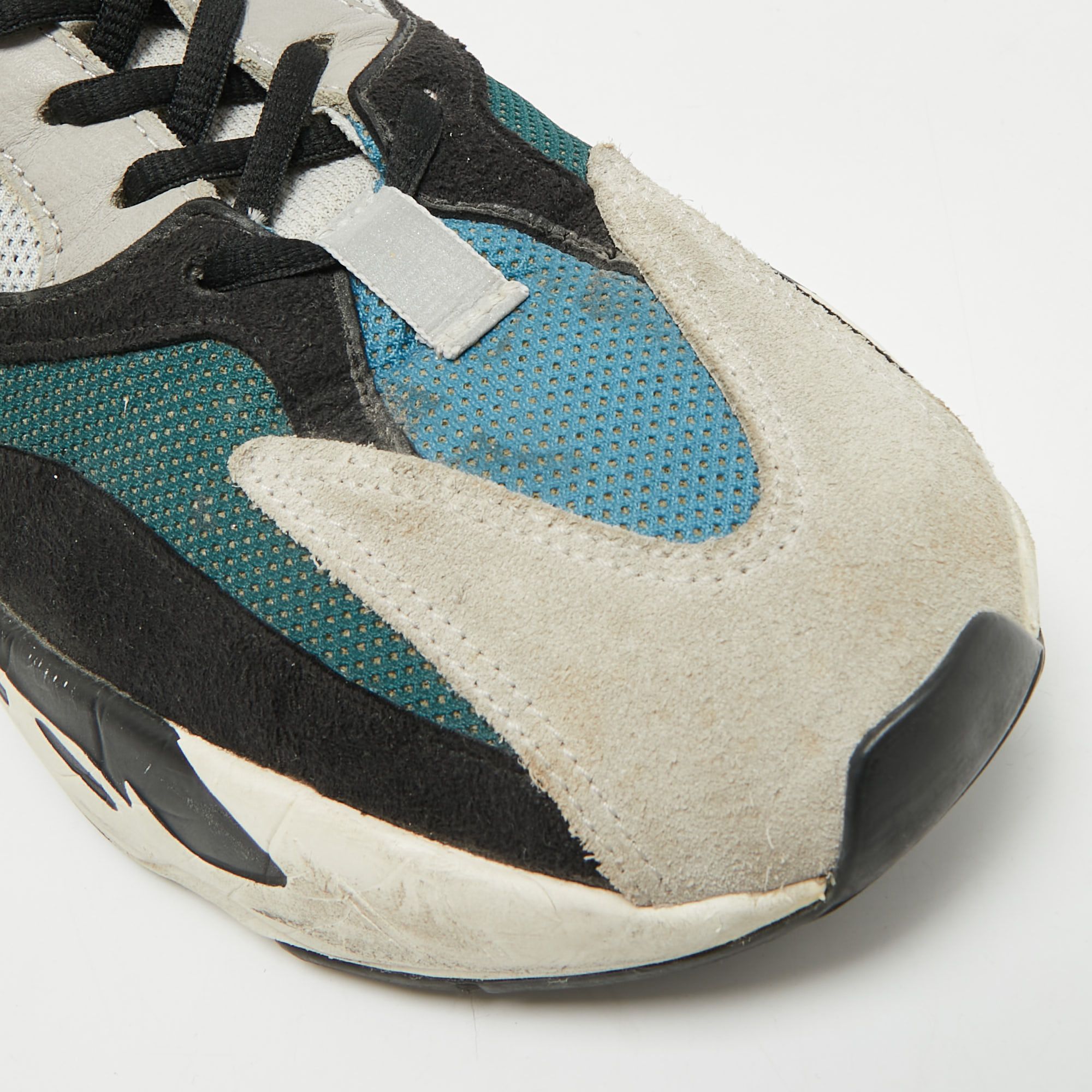 Boost 700 Size 44 Mesh Suede Wave Runner Low Top Sneakers - Yeezy x Adidas - Modalova