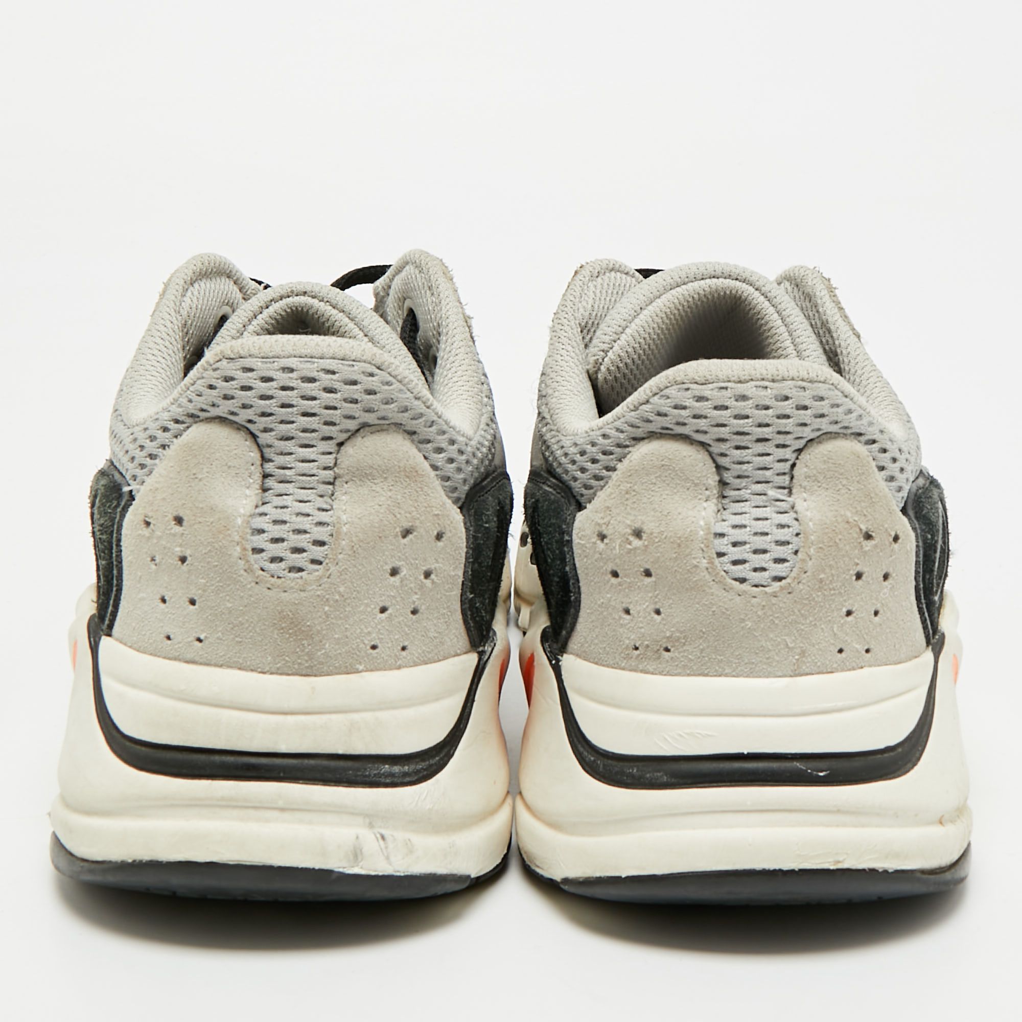 Boost 700 Size 44 Mesh Suede Wave Runner Low Top Sneakers - Yeezy x Adidas - Modalova