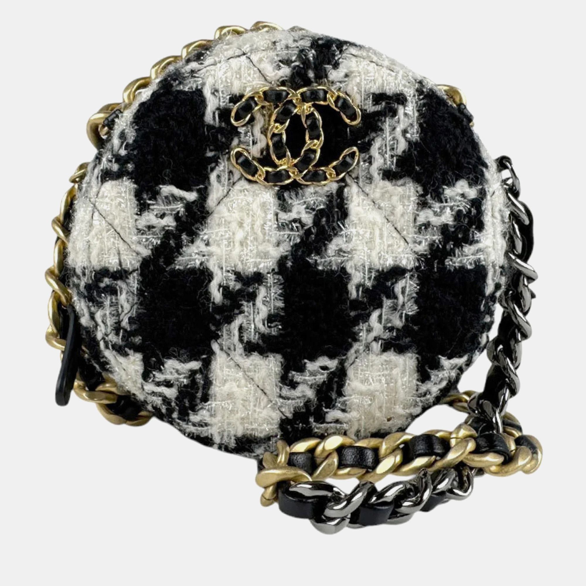 Off-White Tweed Shoulder Bag - Chanel - Modalova
