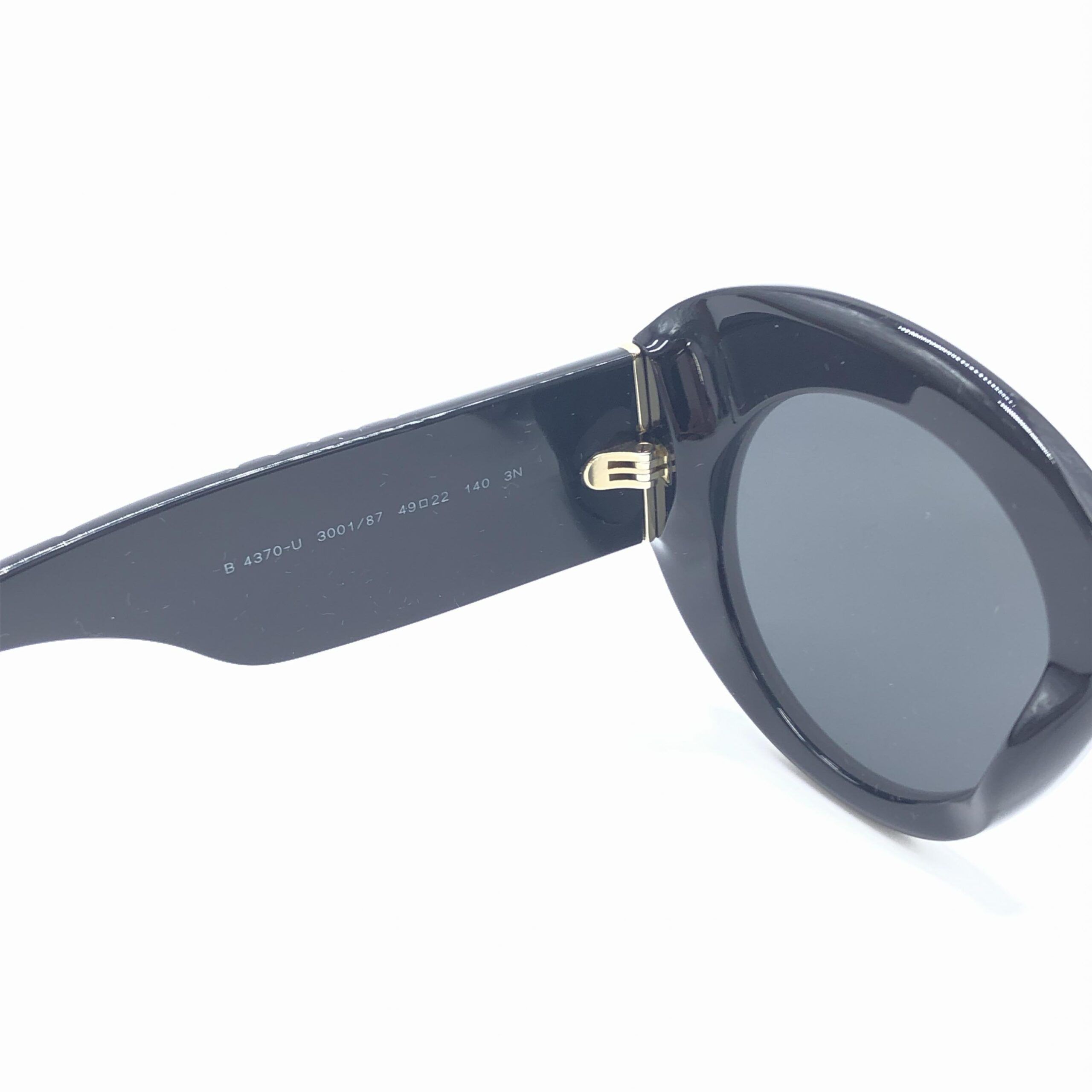 Oversized Round Women's Sunglasses (Pre-Owned) - Burberry - Modalova