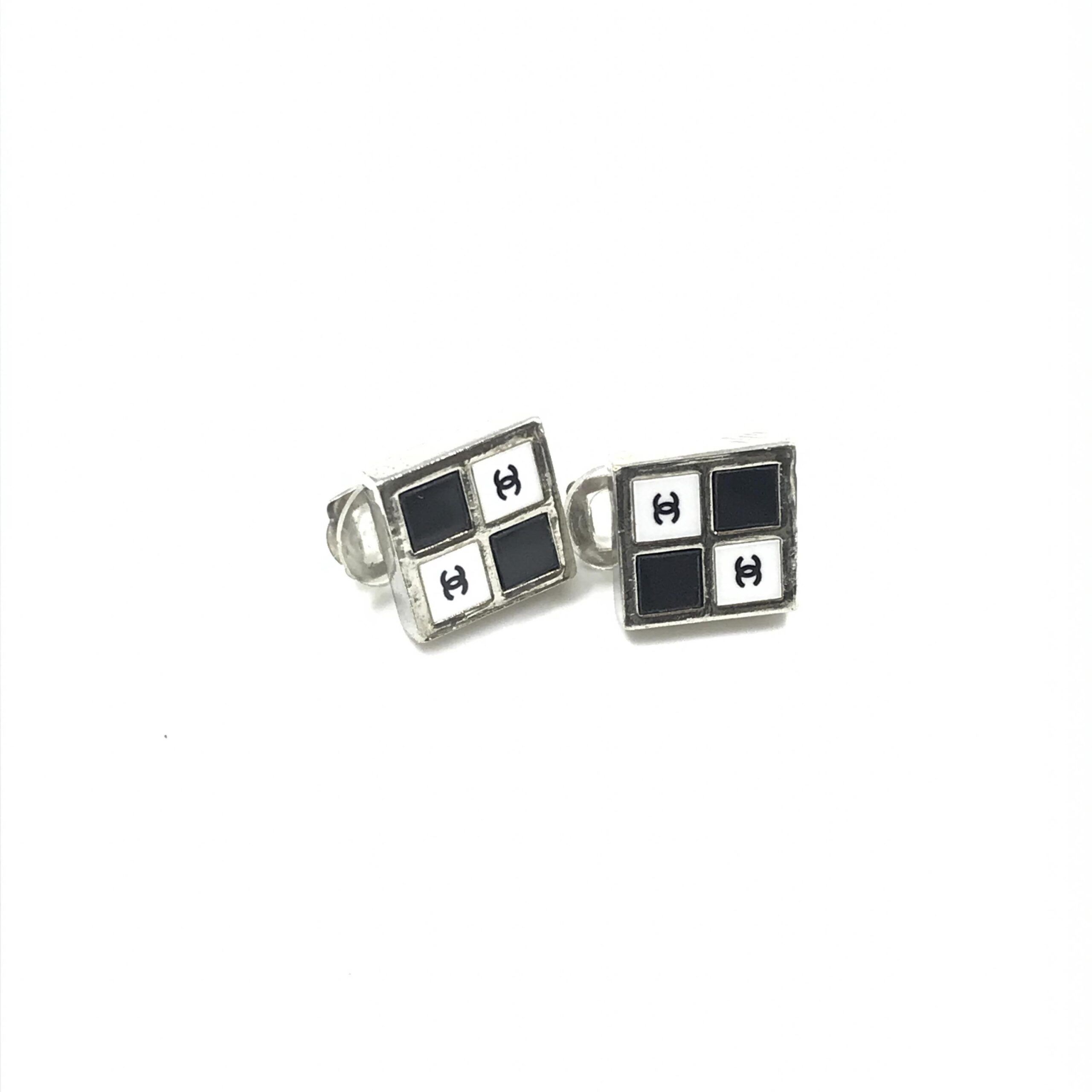 Coco Mark Earrings Women's Black//Silver (Pre-Owned) - Chanel - Modalova