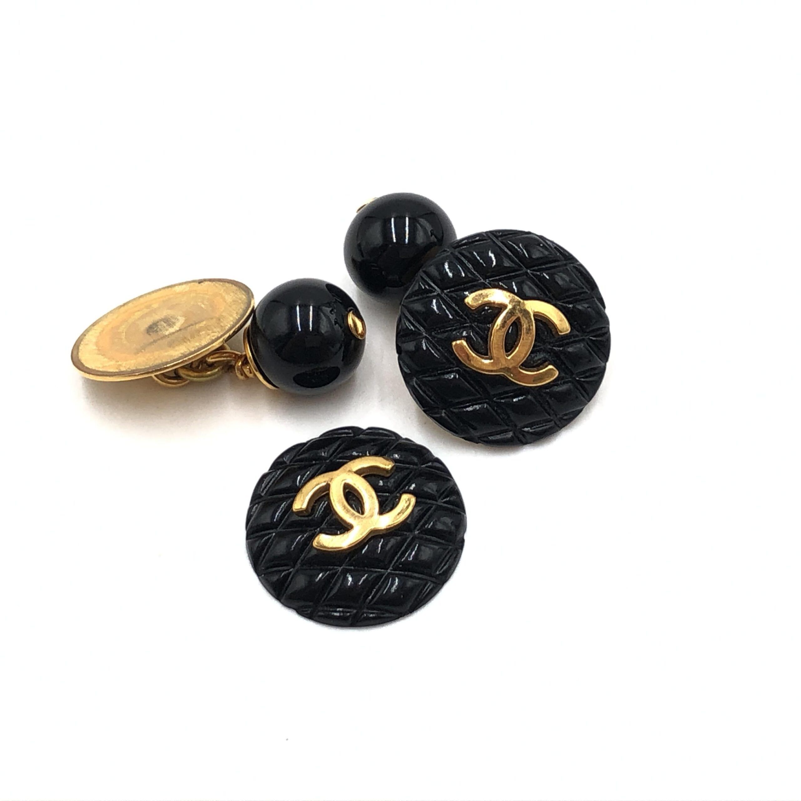 Matelasse Coco Mark Plastic Women's Cufflinks (Pre-Owned) - Chanel - Modalova