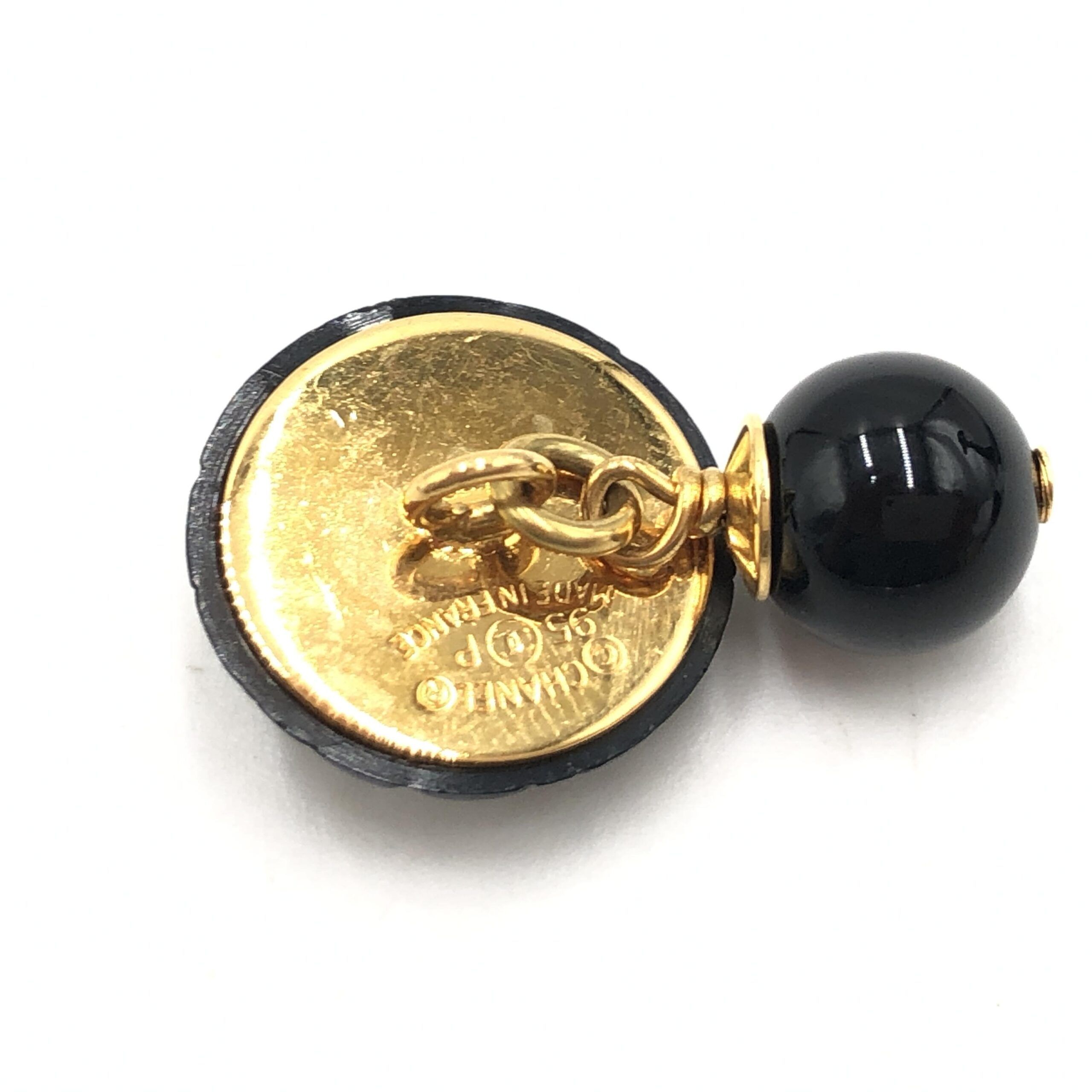 Matelasse Coco Mark Plastic Women's Cufflinks (Pre-Owned) - Chanel - Modalova