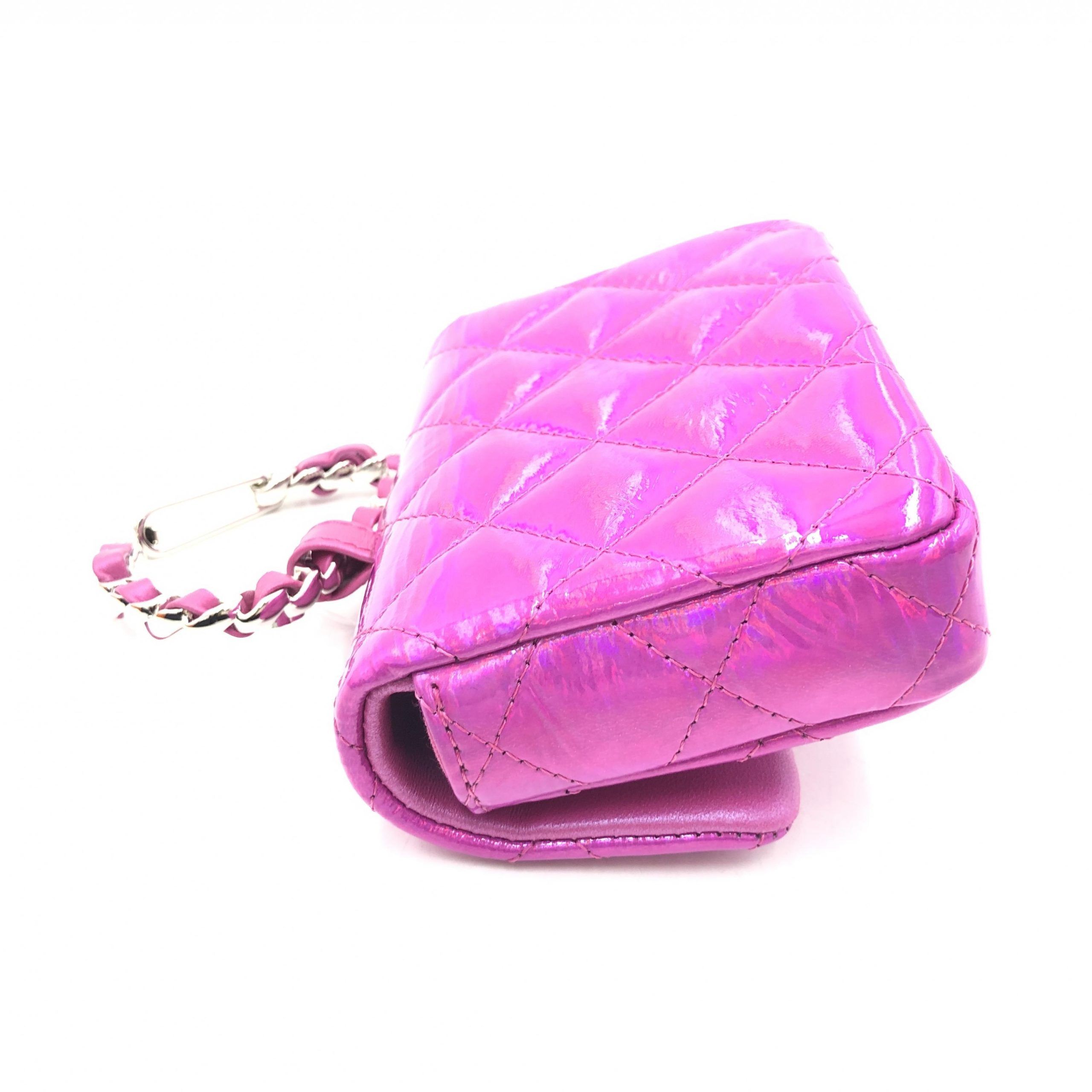 Iridescent Pink Quilted Leather Women's Pouch (Pre-Owned) - Chanel - Modalova