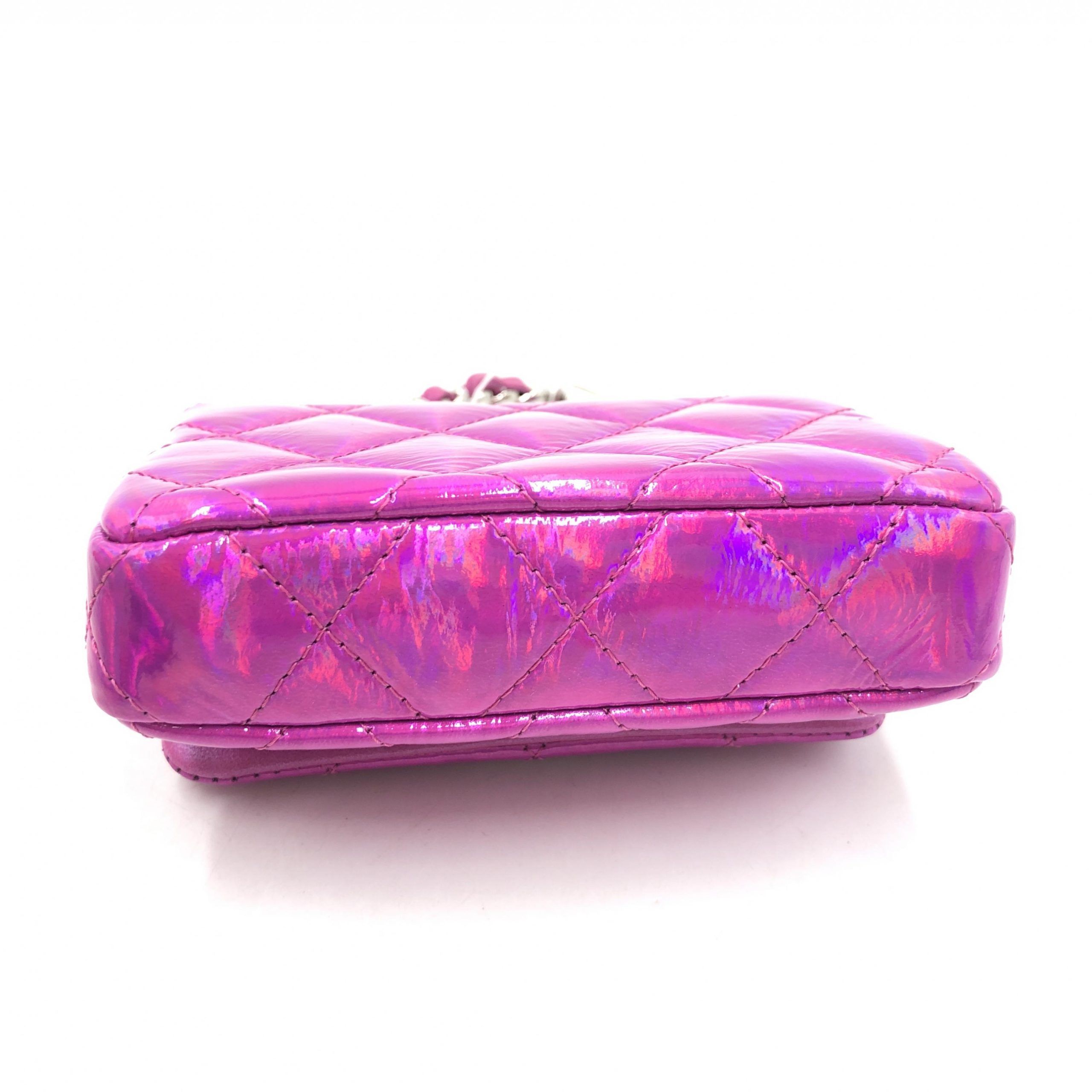 Iridescent Pink Quilted Leather Women's Pouch (Pre-Owned) - Chanel - Modalova