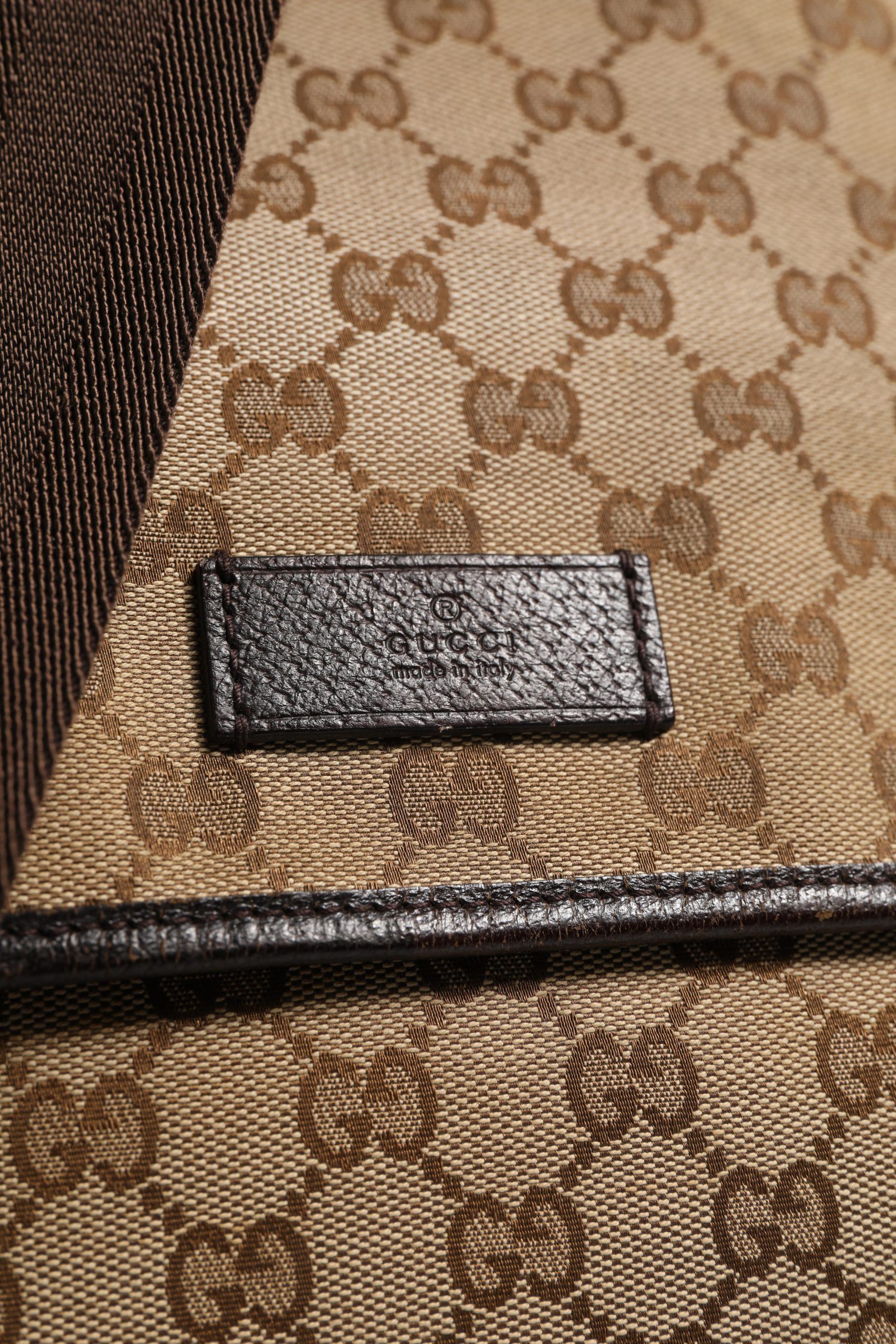 GG Canvas Flap Messenger Women's Bag (Pre-Owned) - Gucci - Modalova