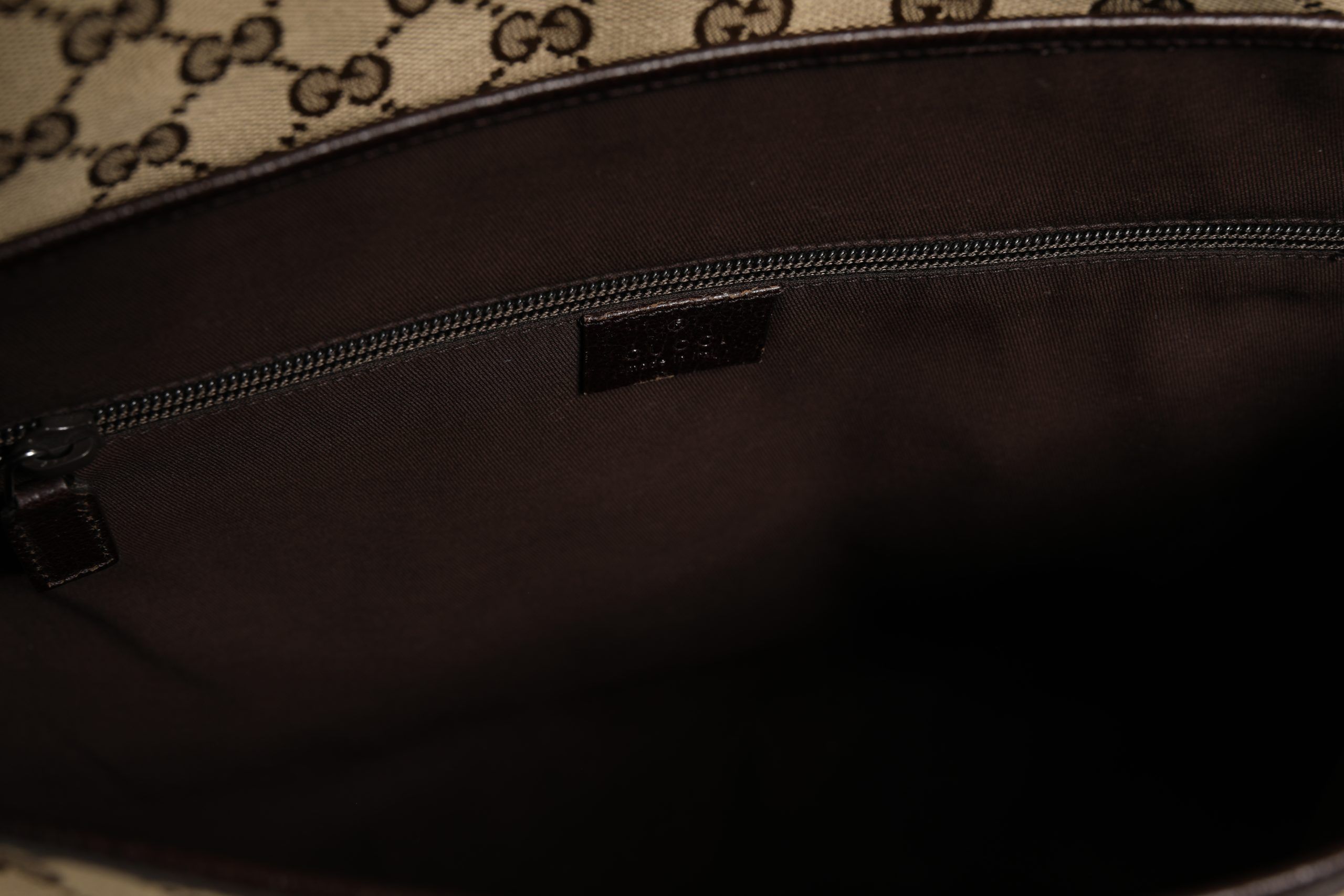 GG Canvas Flap Messenger Women's Bag (Pre-Owned) - Gucci - Modalova