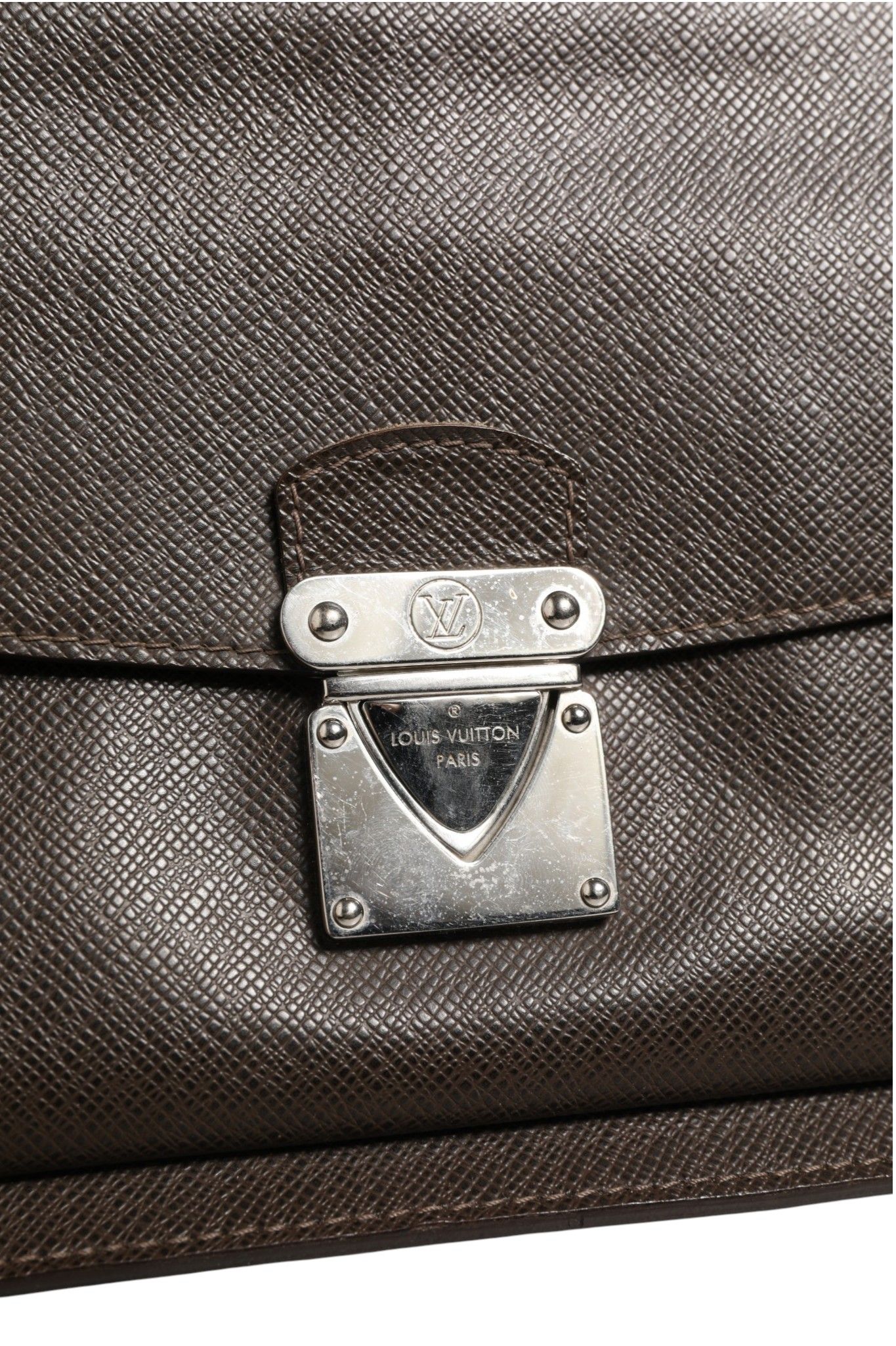 Belaia Clutch Taiga Women's Leather (Pre-Owned) - Louis Vuitton - Modalova
