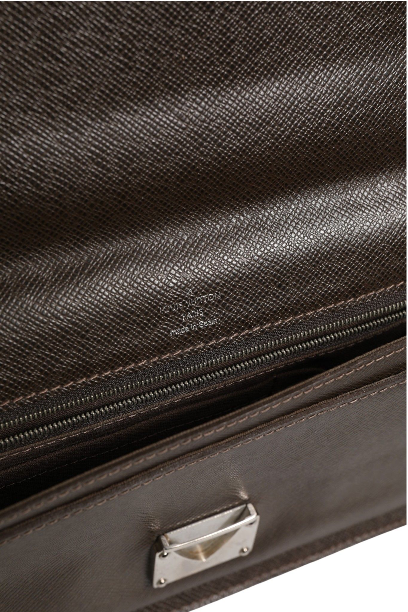 Belaia Clutch Taiga Women's Leather (Pre-Owned) - Louis Vuitton - Modalova