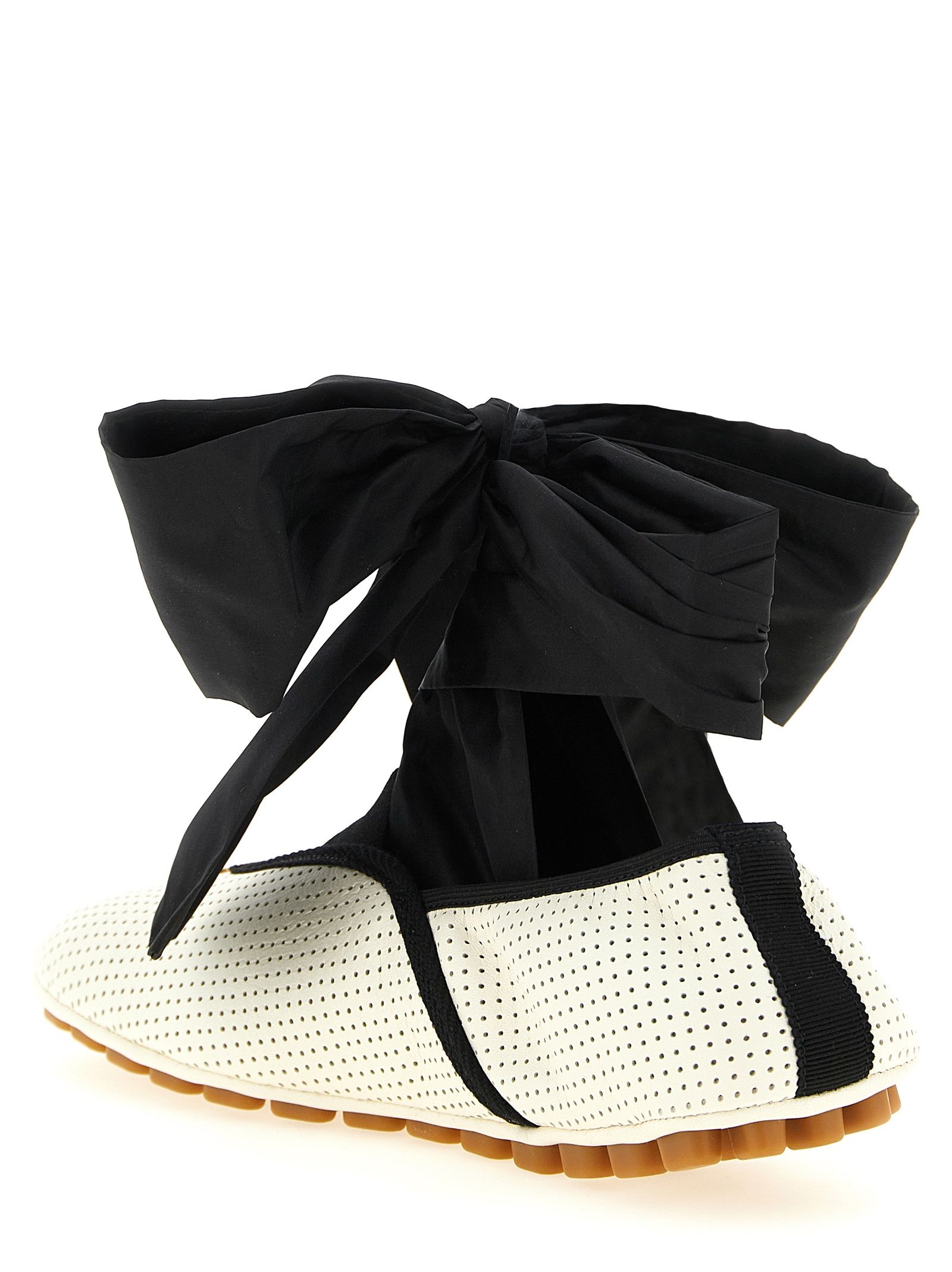 Lamb Leather Ballet Women's Flats - Valentino Garavani - Modalova
